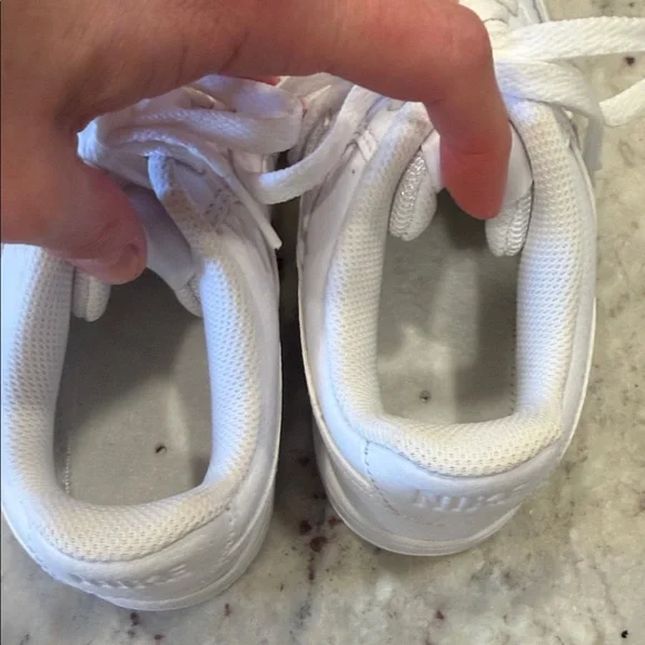 Nike All-White Leather Sneakers Sz 6 - Picture 4 of 8